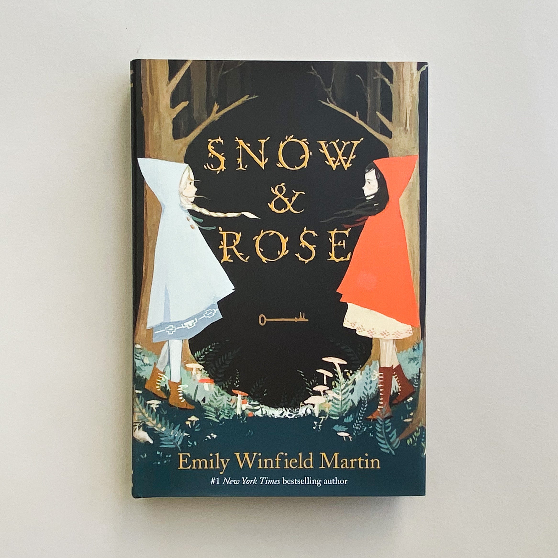 Snow and Rose & Other Tales　マリアンヌ・ロサン Snow & Rose: Martin, Emily Winfield: 9780553538212: Amazon